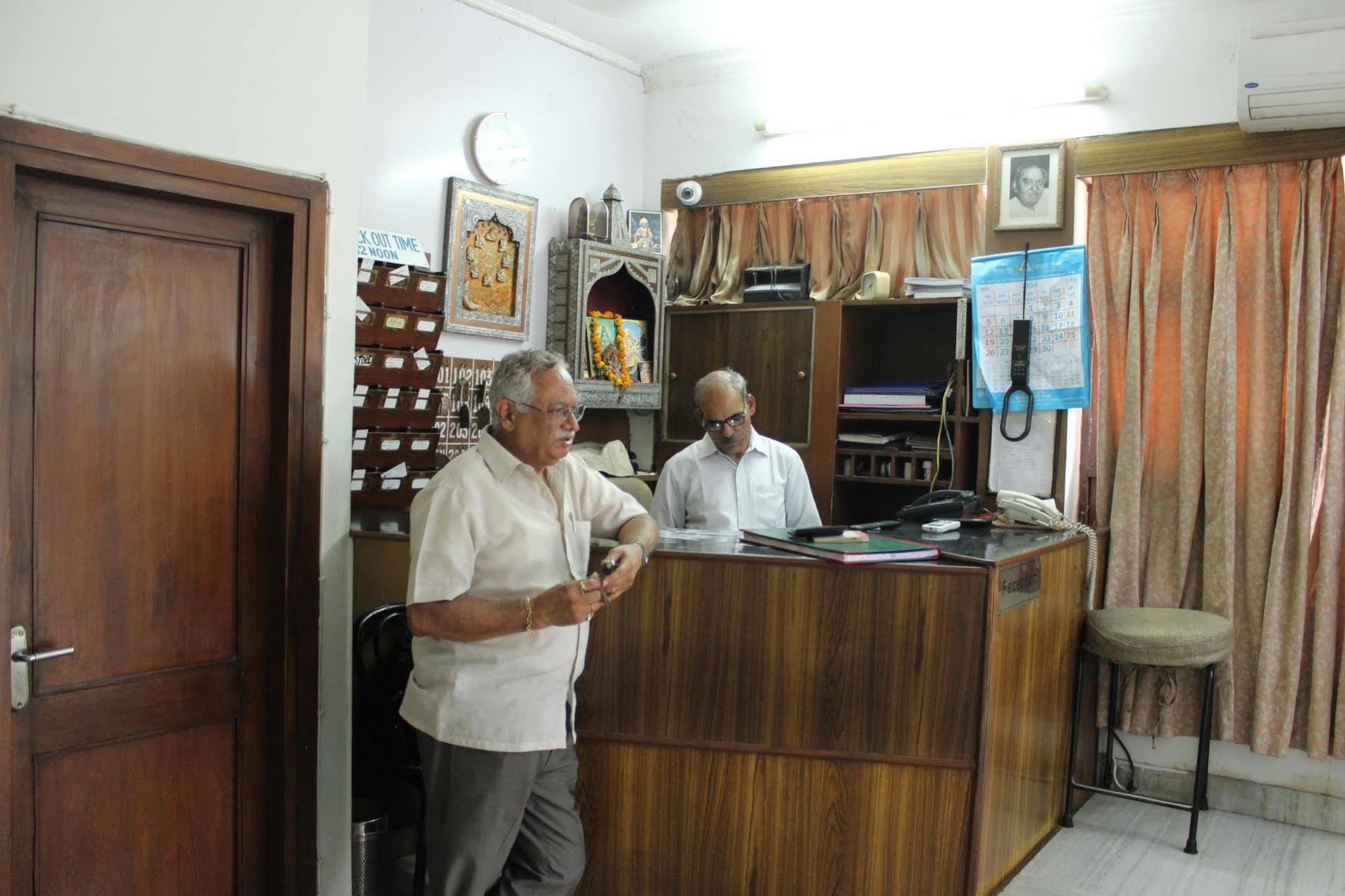 Batra Holiday Home - Couple Friendly Stays Delhi  Exterior photo